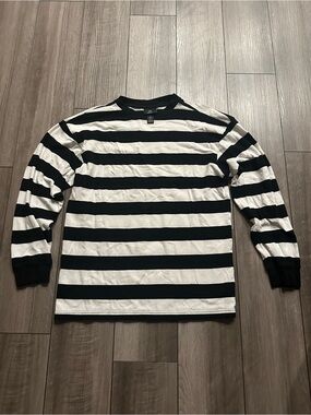 H&M Black and White Striped Long-Sleeve Crewneck Tee